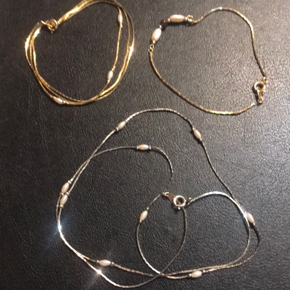 Set of 3 seed pearl pieces